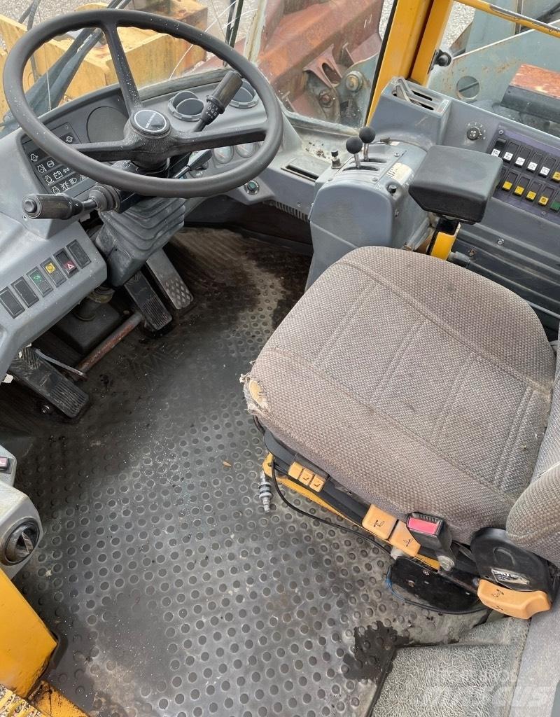 Volvo L120C Incarcator pe pneuri
