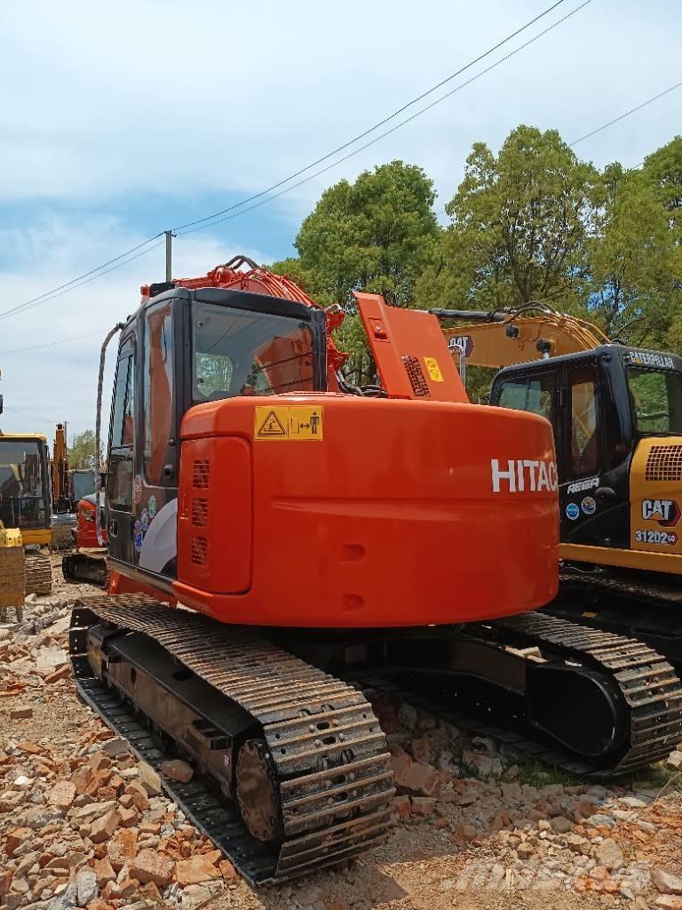 Hitachi ZX 135 Excavatoare pe șenile
