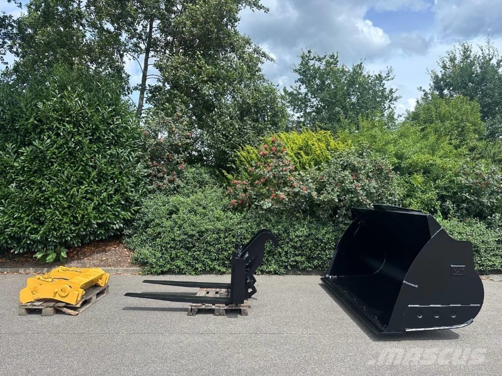 CAT 938M Incarcator pe pneuri