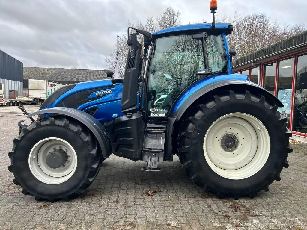 Valtra T 214 Versu Tractoare