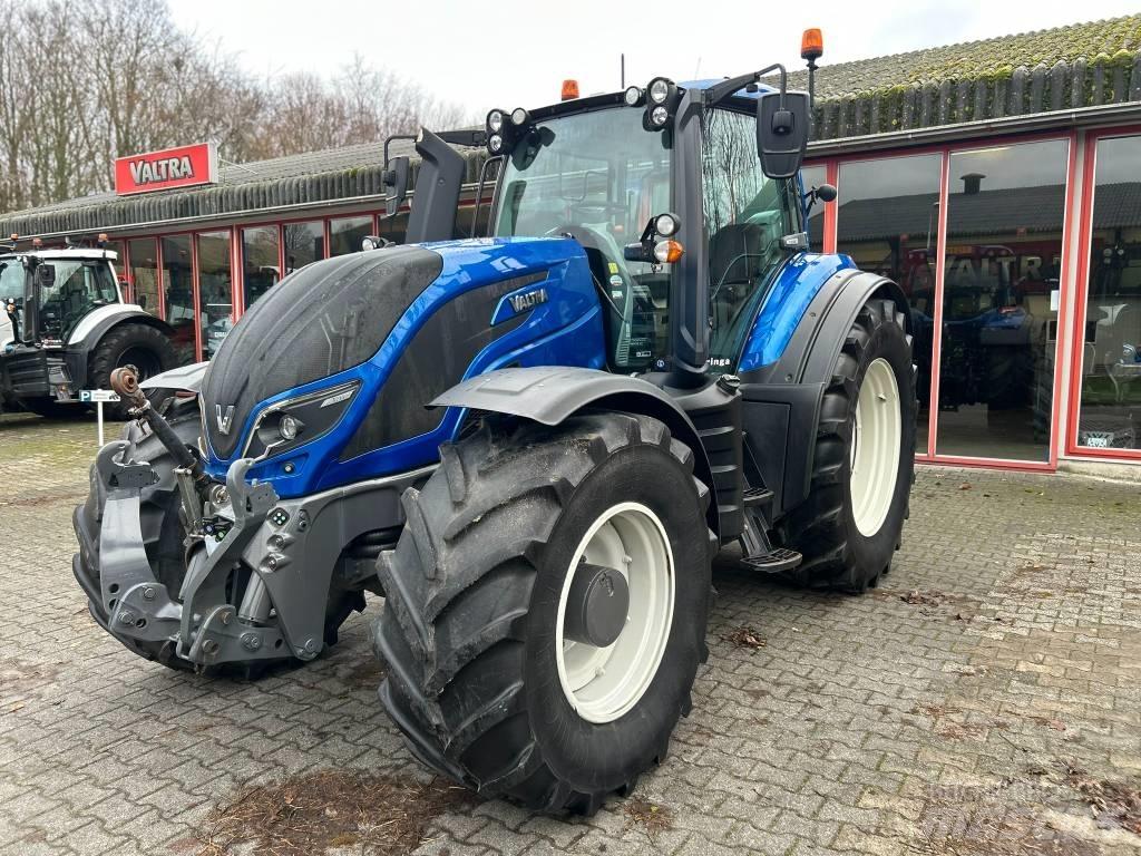 Valtra T 214 Versu Tractoare