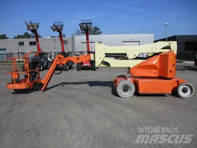 JLG E400AJP (817) Nacele compacte autopropulsante