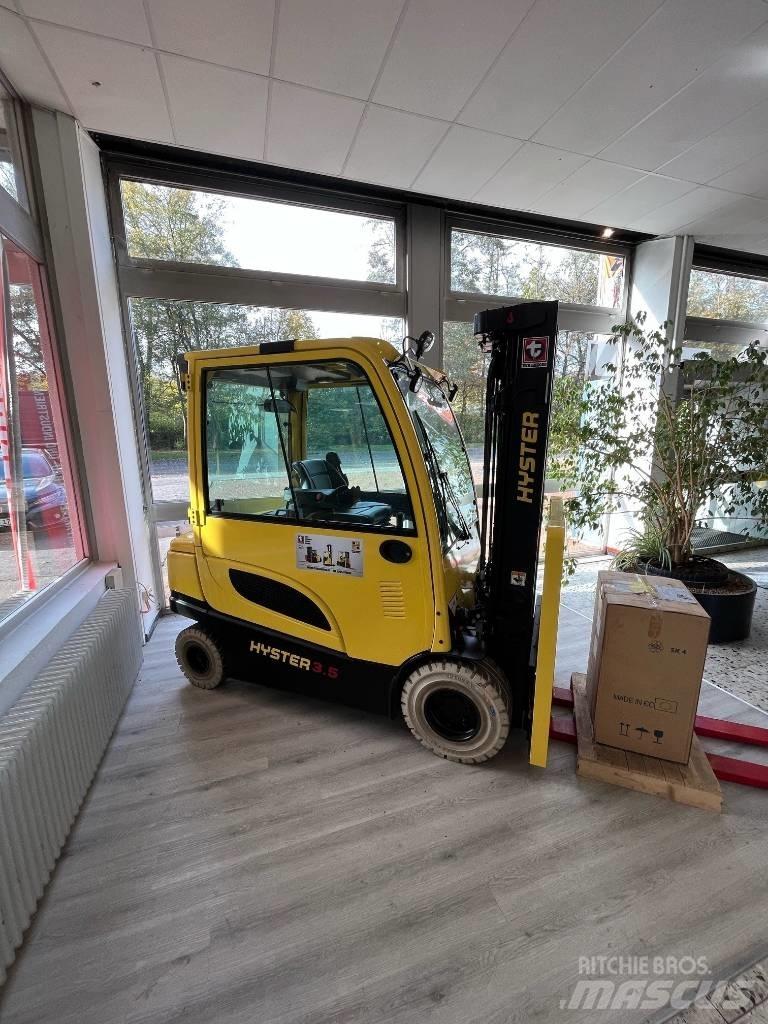Hyster J3.5XN Stivuitor electric