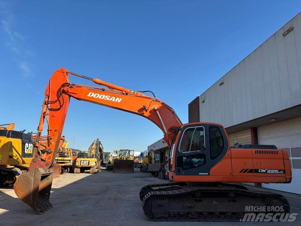 Doosan DX225LC Excavatoare pe șenile
