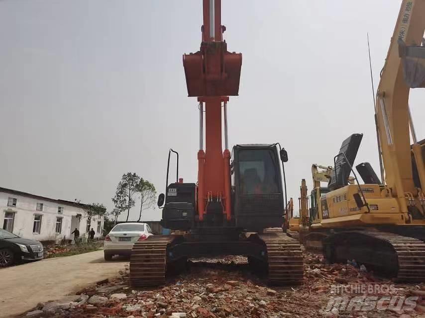 Hitachi ZX 210 Excavatoare pe șenile
