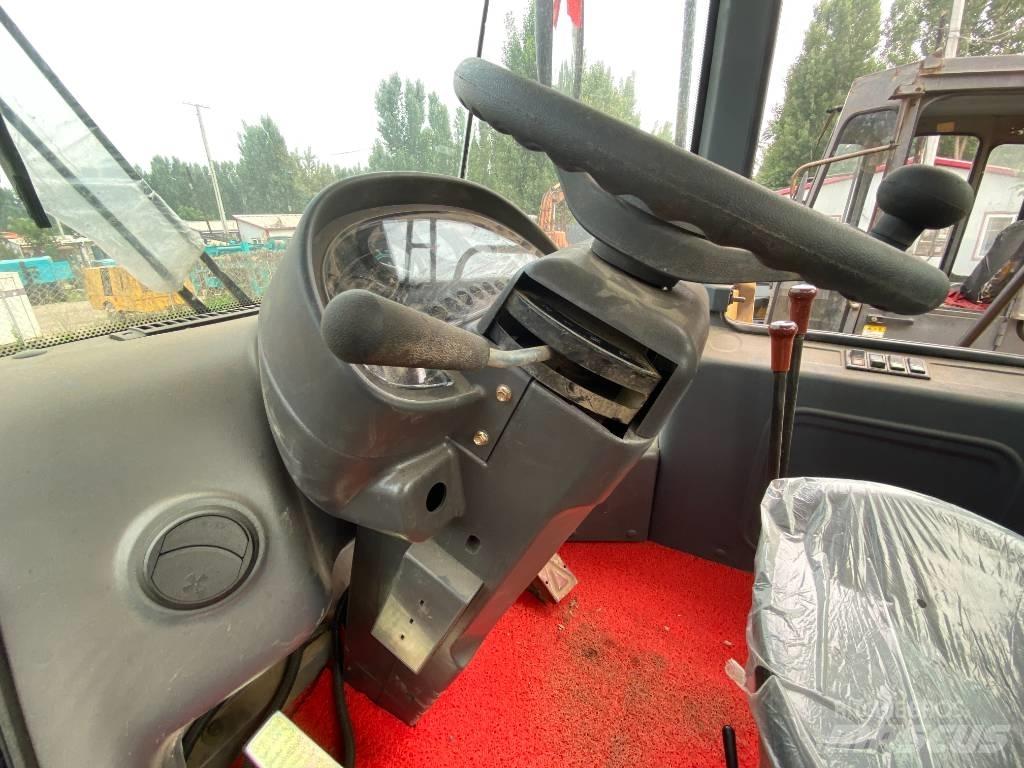 SDLG LG953N Incarcator pe pneuri