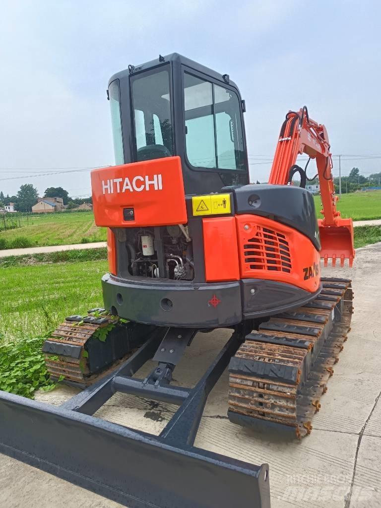 Hitachi ZX50U Mini excavatoare < 7t