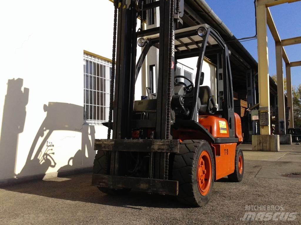 Nissan FGD09A30Q Stivuitor diesel