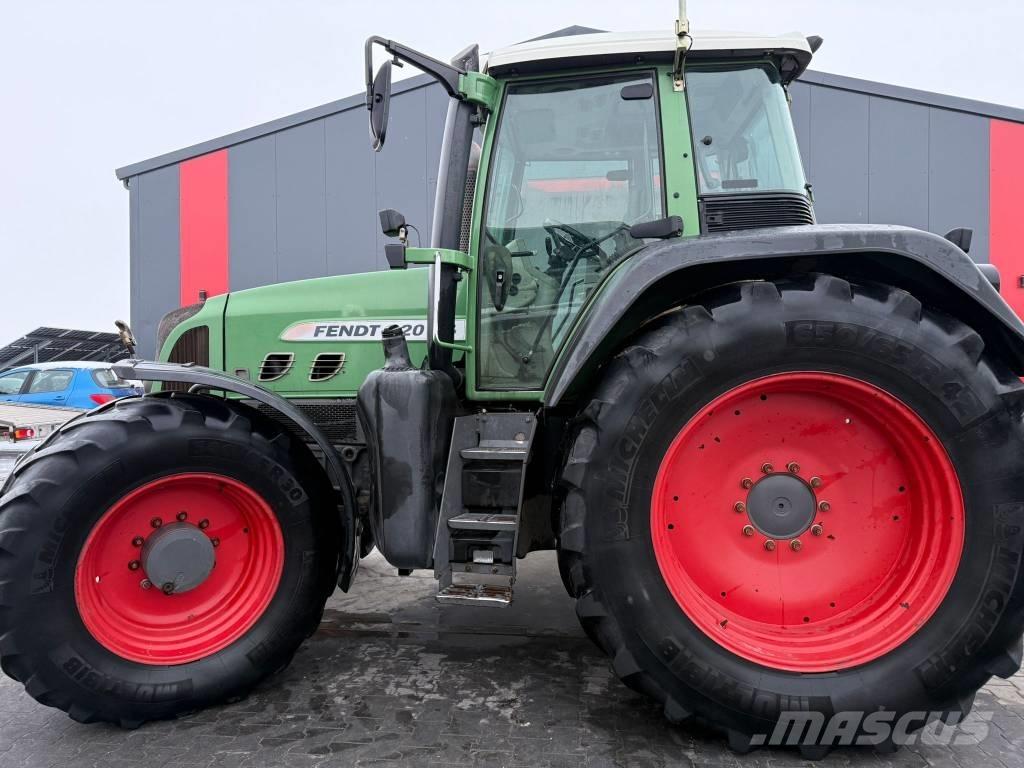 Fendt 820 Vario TMS Tractoare