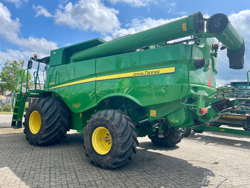 John Deere S 690 i Combine de secerat