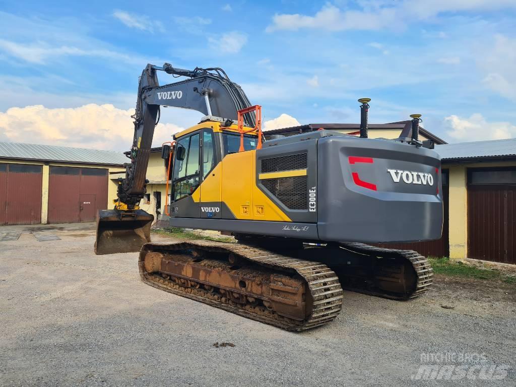 CAT 320 FL Excavatoare pe șenile
