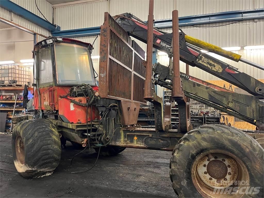 Valmet 860 Transportoare