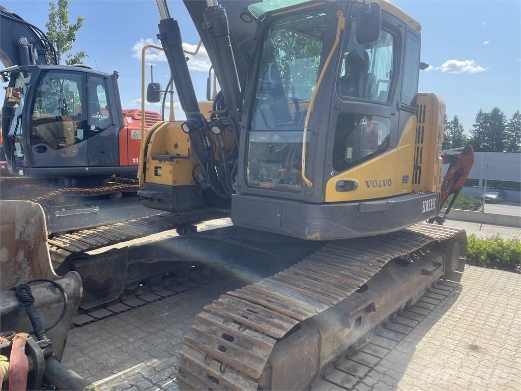 Volvo ECR 235 C L Excavatoare pe șenile
