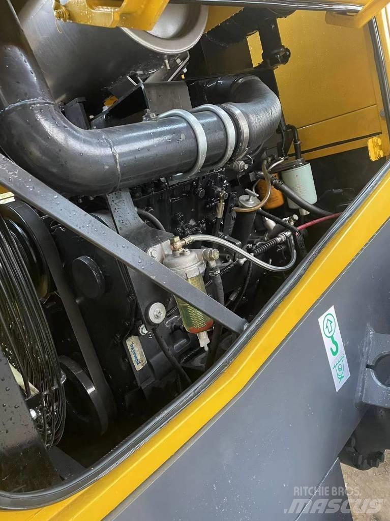 Komatsu WA 380 Incarcator pe pneuri