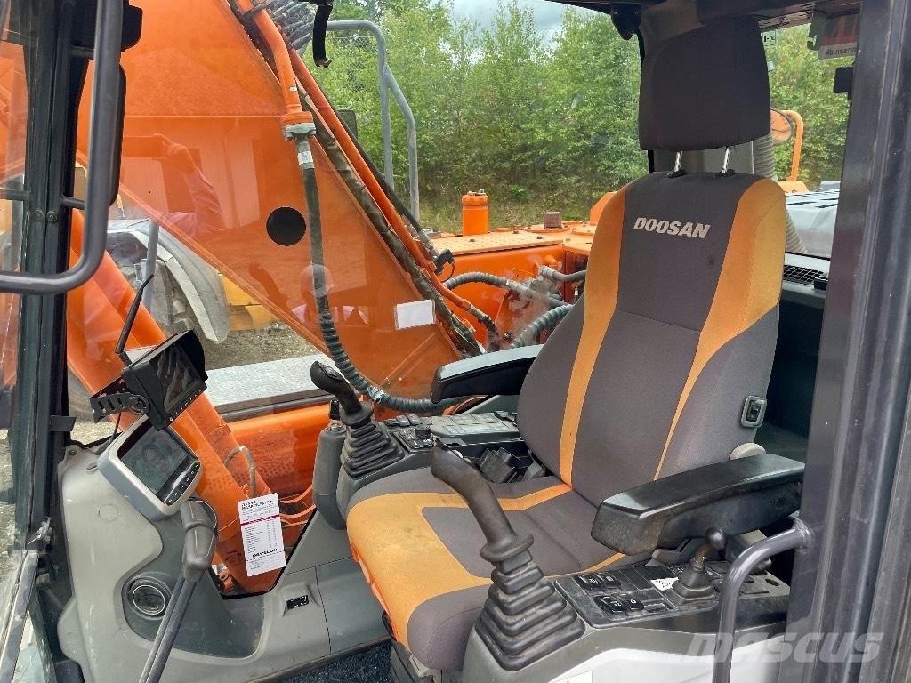 Doosan DX 180 LC-3 Excavatoare pe șenile
