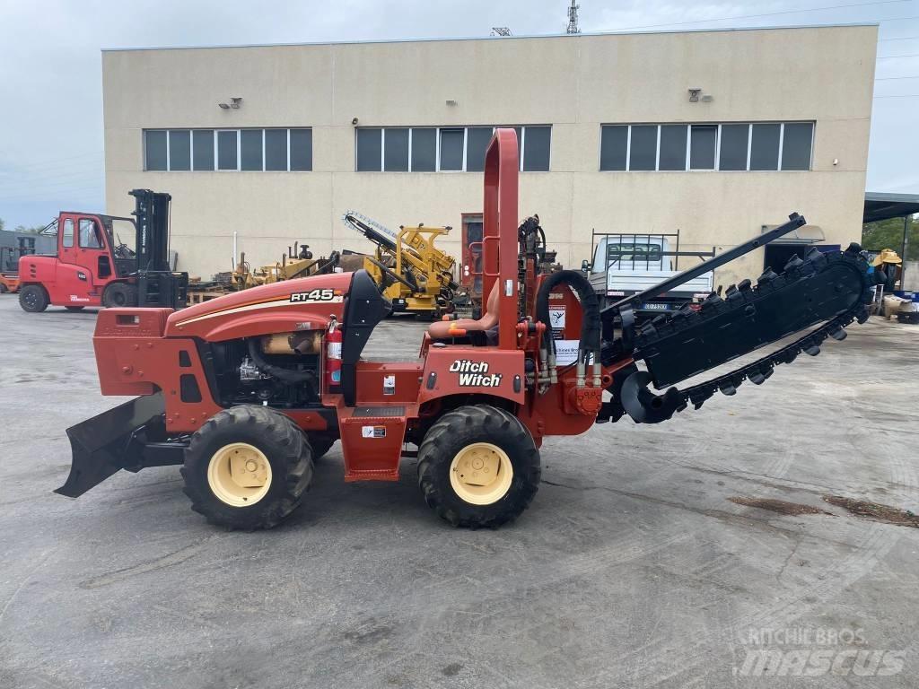 Ditch Witch RT45 Excavatoare de santuri
