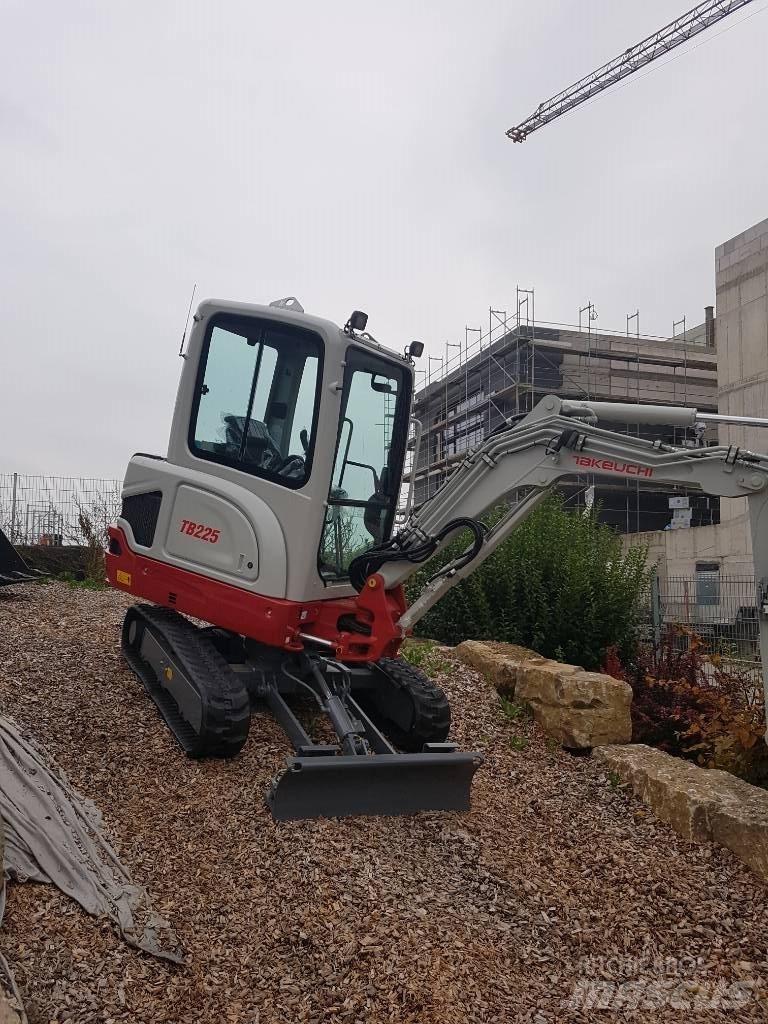 Takeuchi TB225 Mini excavatoare < 7t