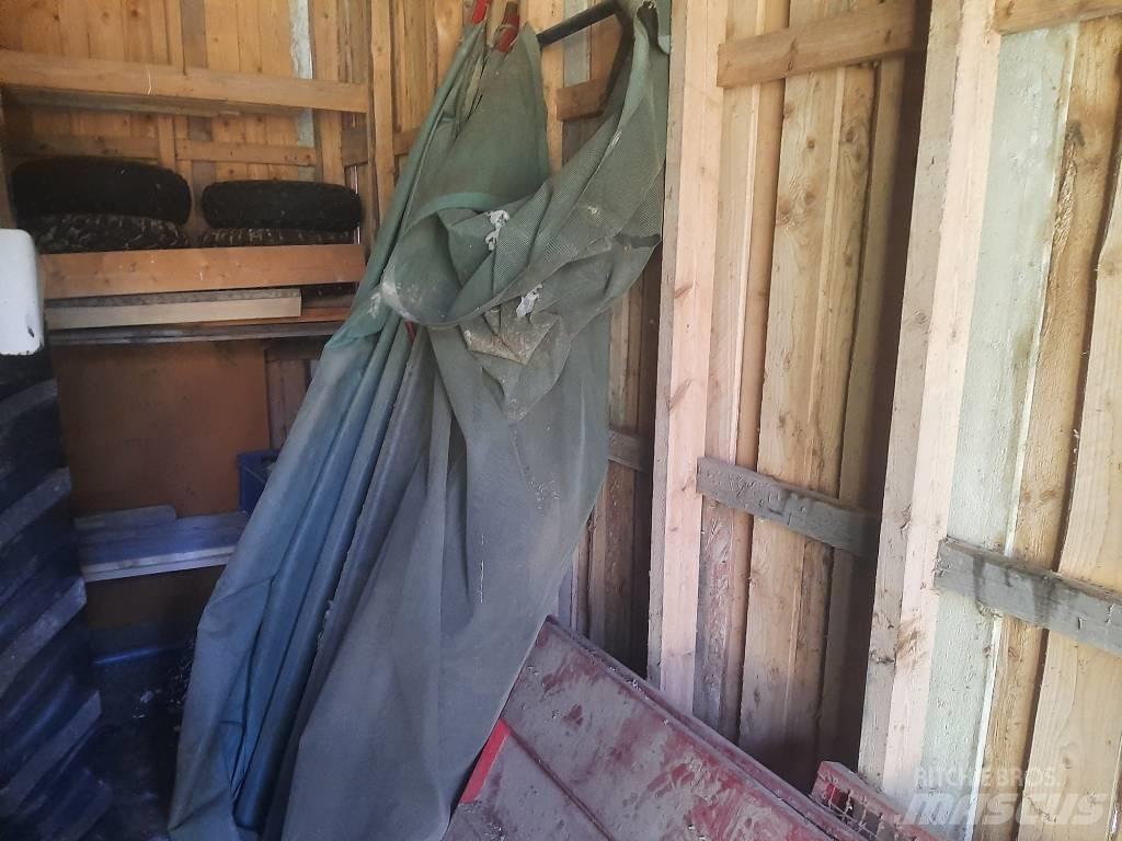 Tuhti Rehulaidat M90 Alte remorci