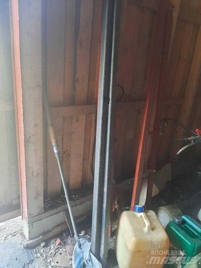 Tuhti Rehulaidat M90 Alte remorci