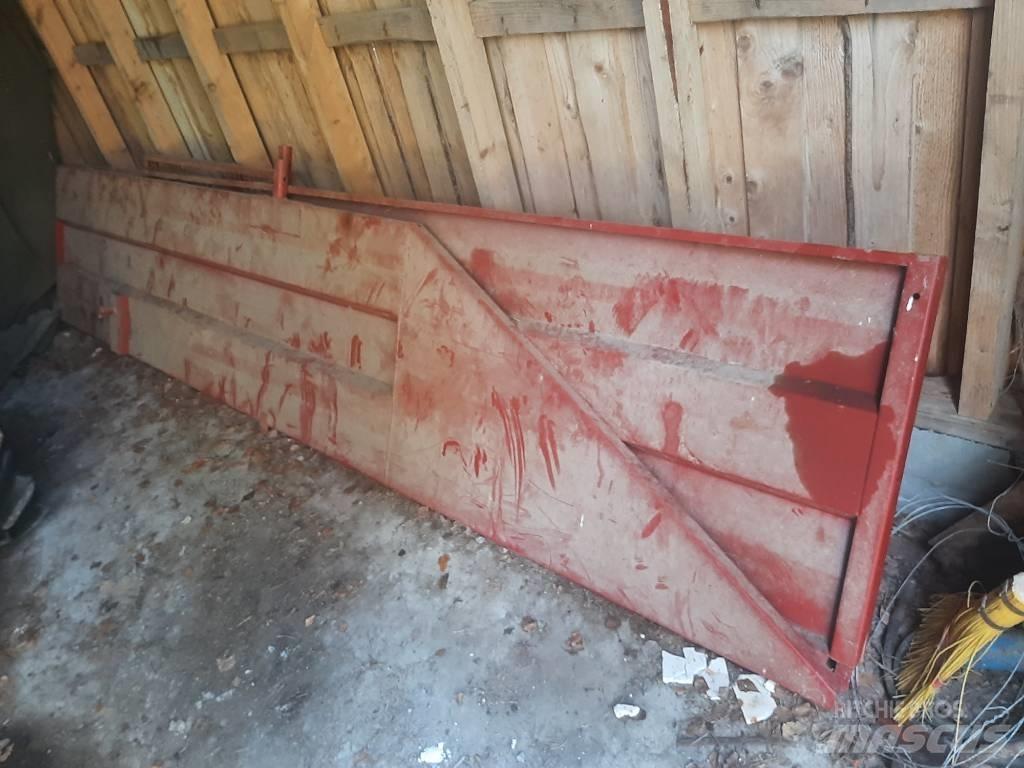 Tuhti Rehulaidat M90 Alte remorci