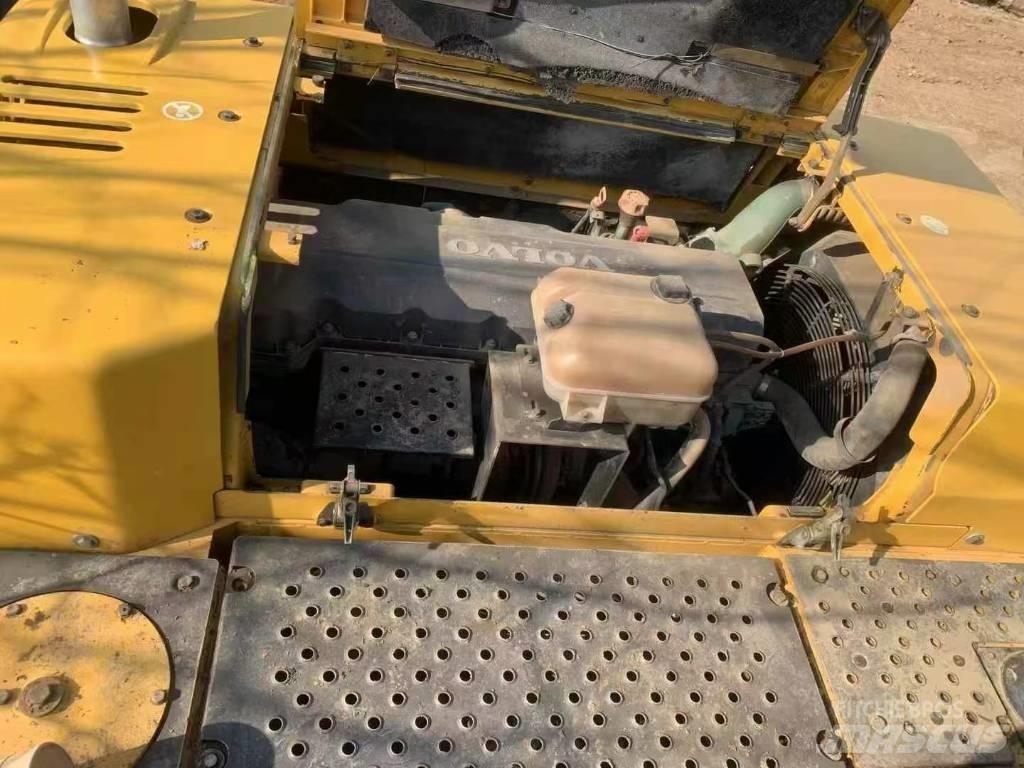 Volvo EC 380 Excavatoare pe șenile
