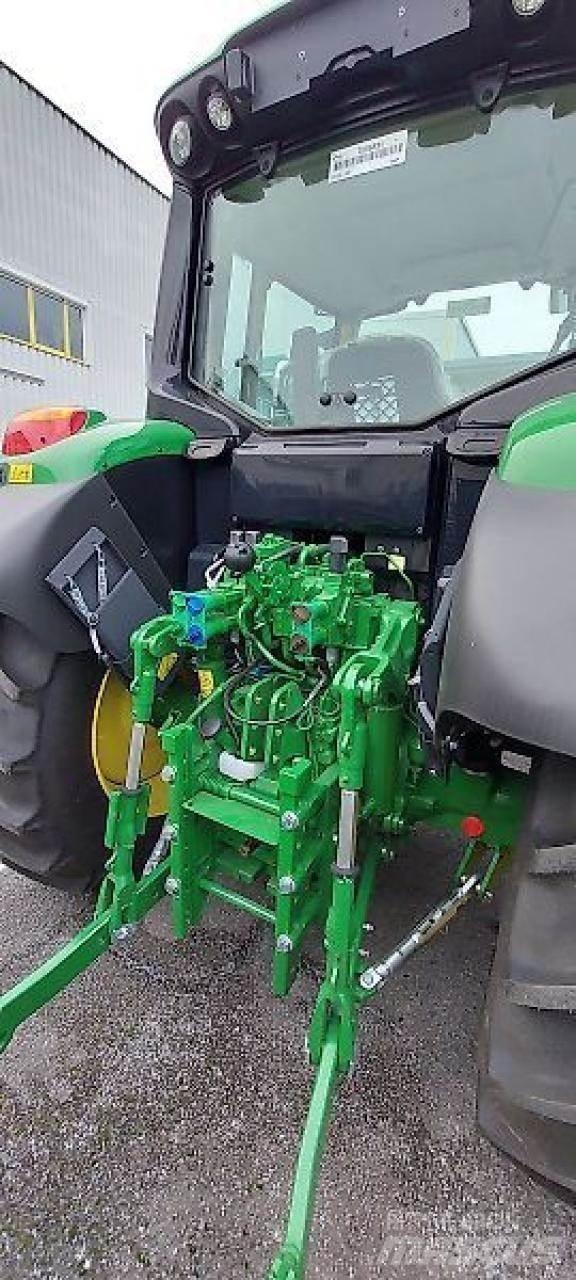 John Deere 6090m Tractoare