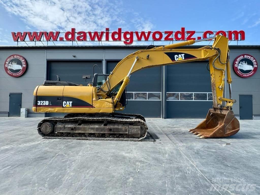 CAT 323 D L Excavatoare pe șenile
