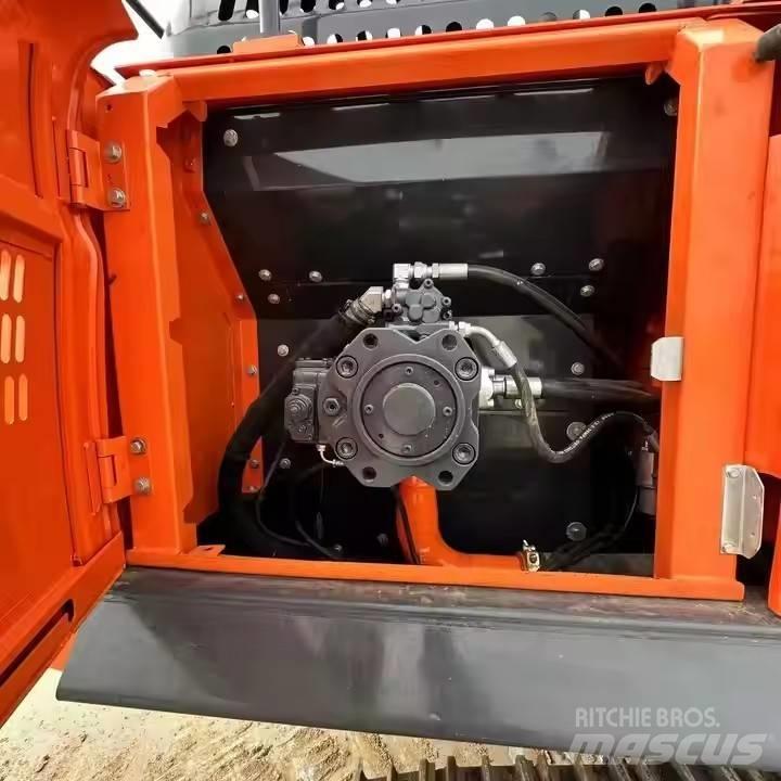 Doosan DX300LC Excavatoare pe șenile

