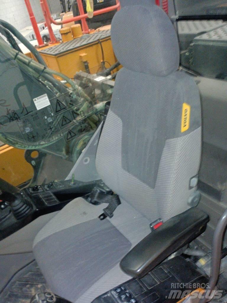 Volvo EC 220 E Excavatoare pe șenile
