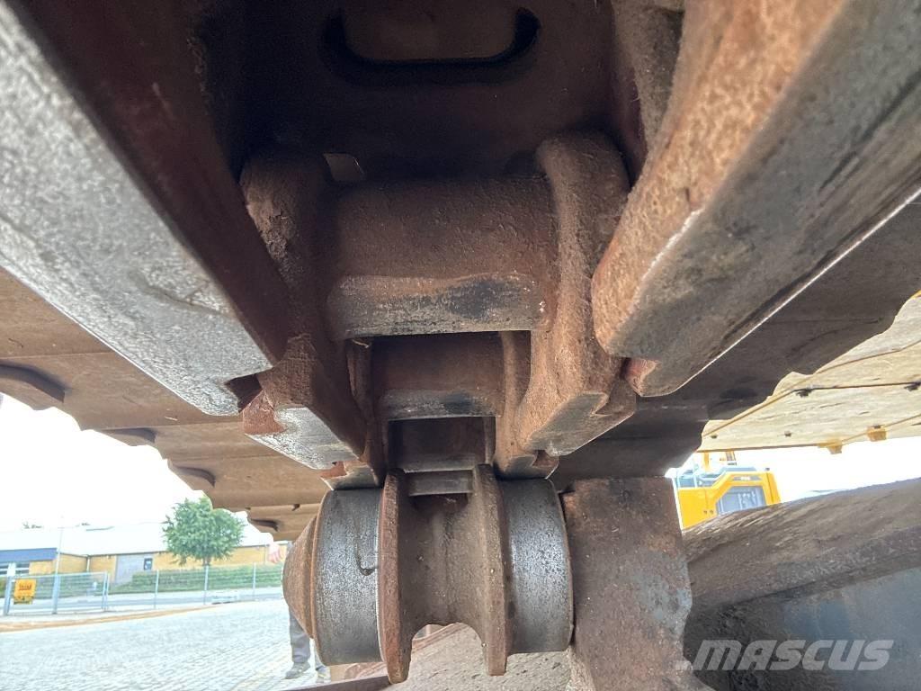 Komatsu HB215LC-1 Paleta de manipulare