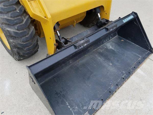 CAT 272 D Mini incarcator