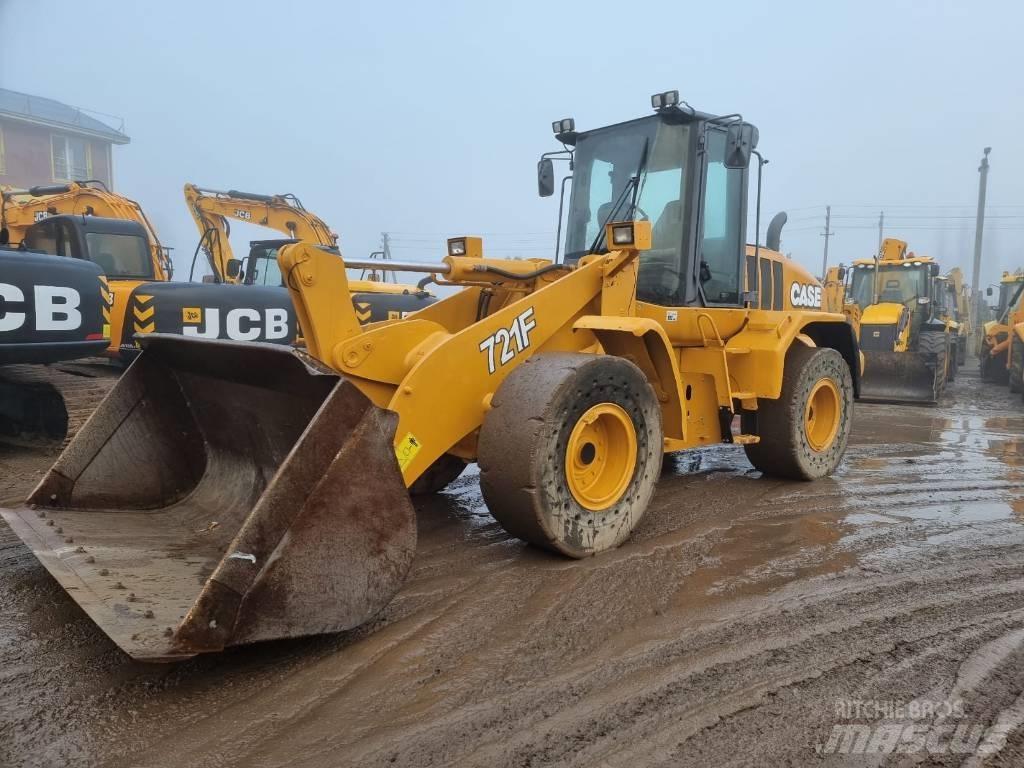 CASE 721 F Incarcator pe pneuri