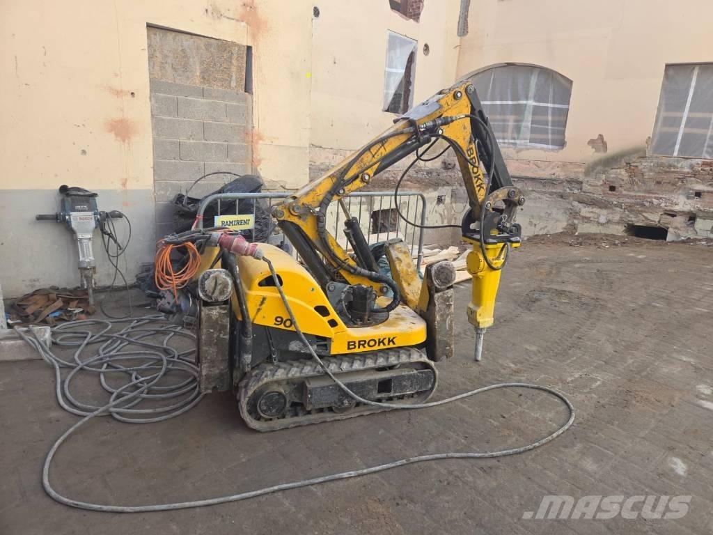 Brokk 90 Excavatoare de demolare
