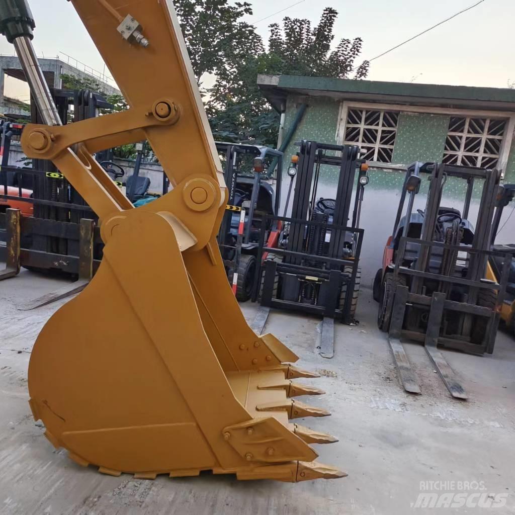 CAT 330 D Excavatoare pe șenile
