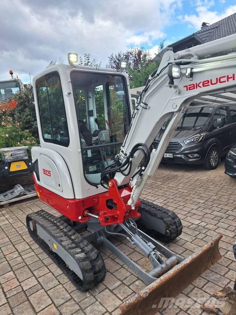 Takeuchi TB 225 Mini excavatoare < 7t