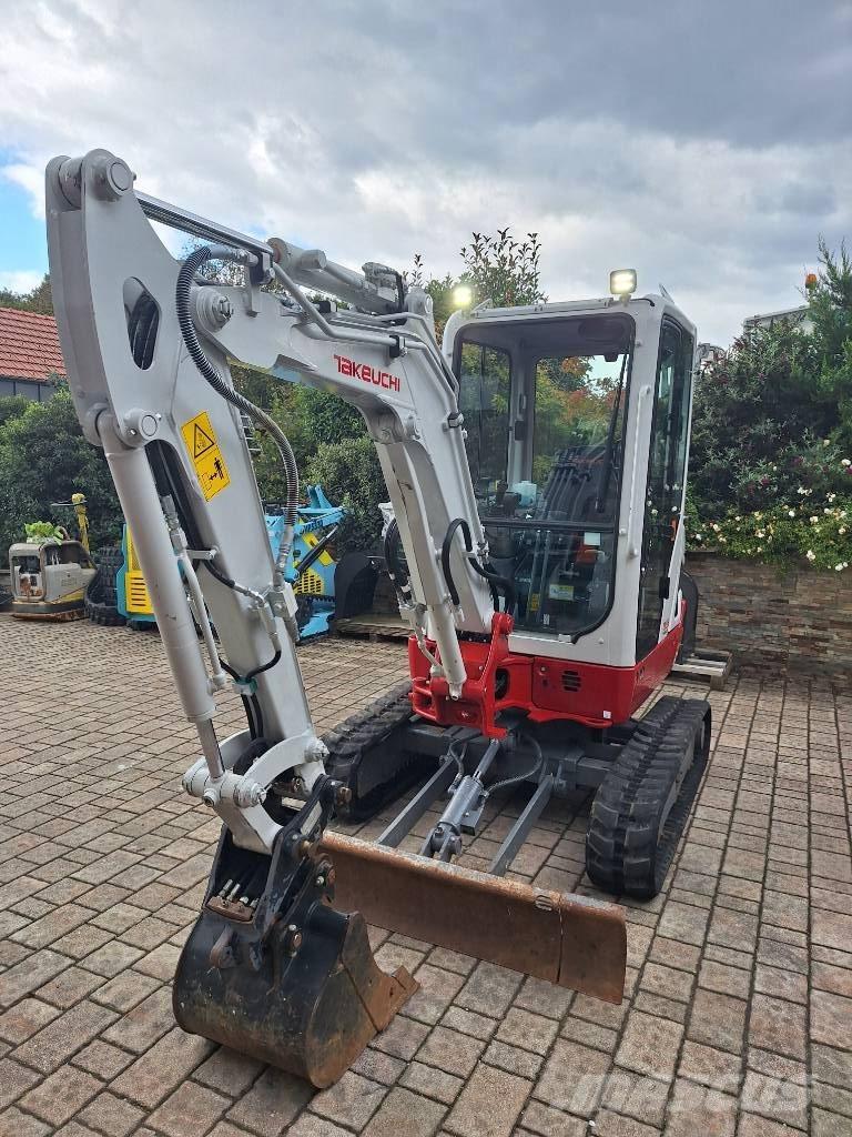 Takeuchi TB 225 Mini excavatoare < 7t