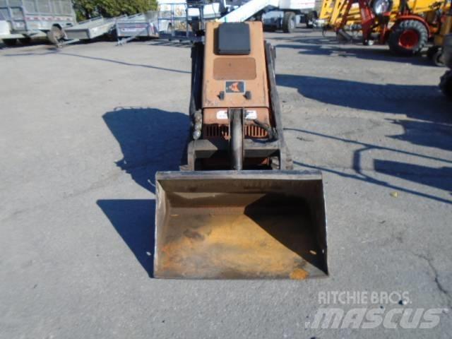 Ditch Witch SK 650 Mini incarcator