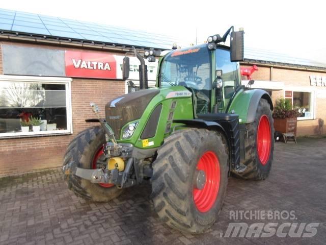 Fendt 718 S4 Tractoare