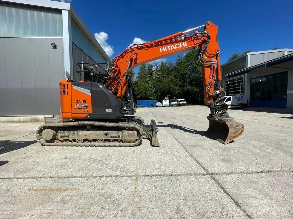 Hitachi ZX135US Excavatoare pe șenile
