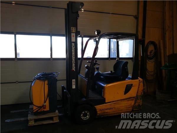 Jungheinrich EFG216K Stivuitor electric