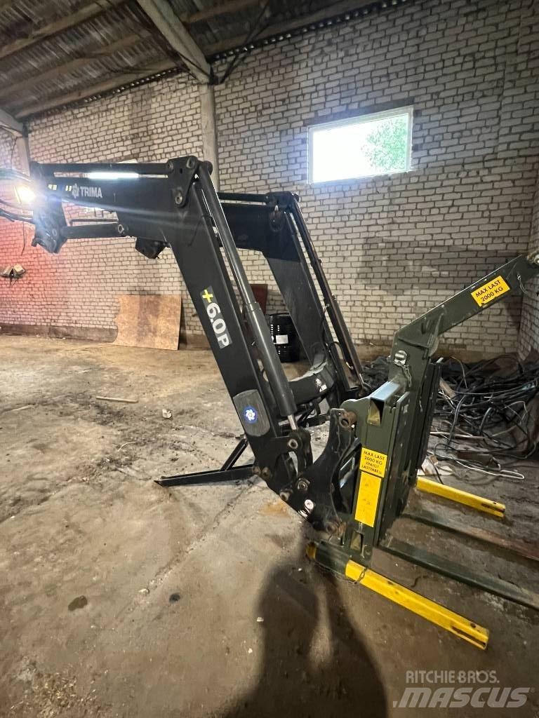 CLAAS Axion 840 Tractoare