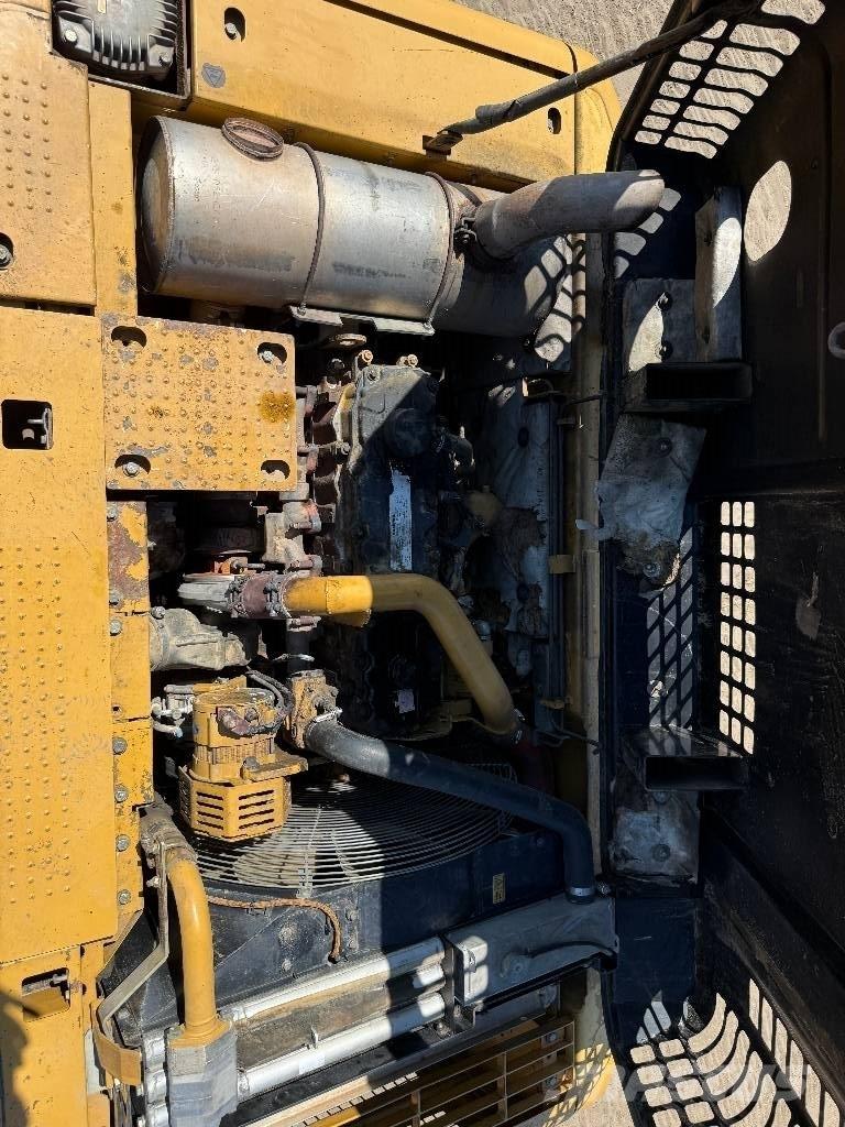 CAT 324 D Excavatoare pe șenile
