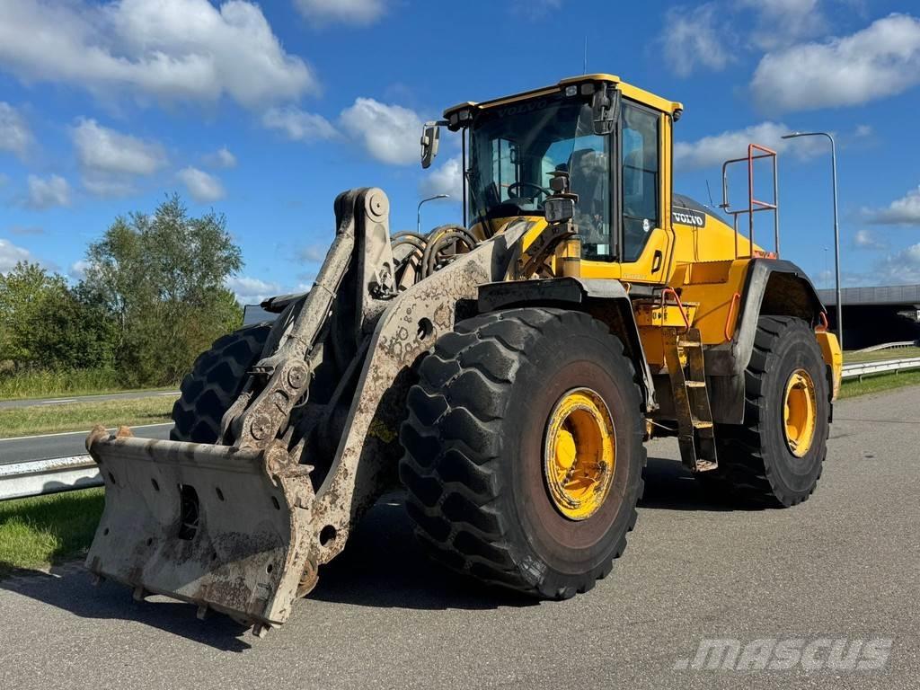 Volvo L220H Incarcator pe pneuri