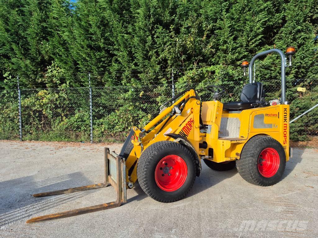 Knikmops KM 130 Incarcator pe pneuri