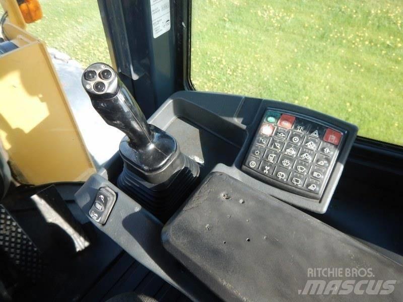 John Deere 624K Incarcator pe pneuri