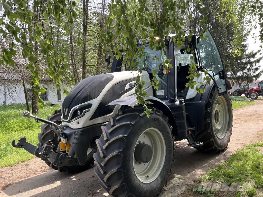 Valtra T 255 Tractoare