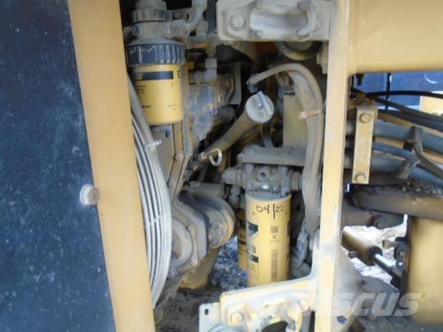 CAT CB 634 C Cilindri compactori dubli