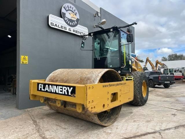 CAT CB 64 Cilindri compactori dubli