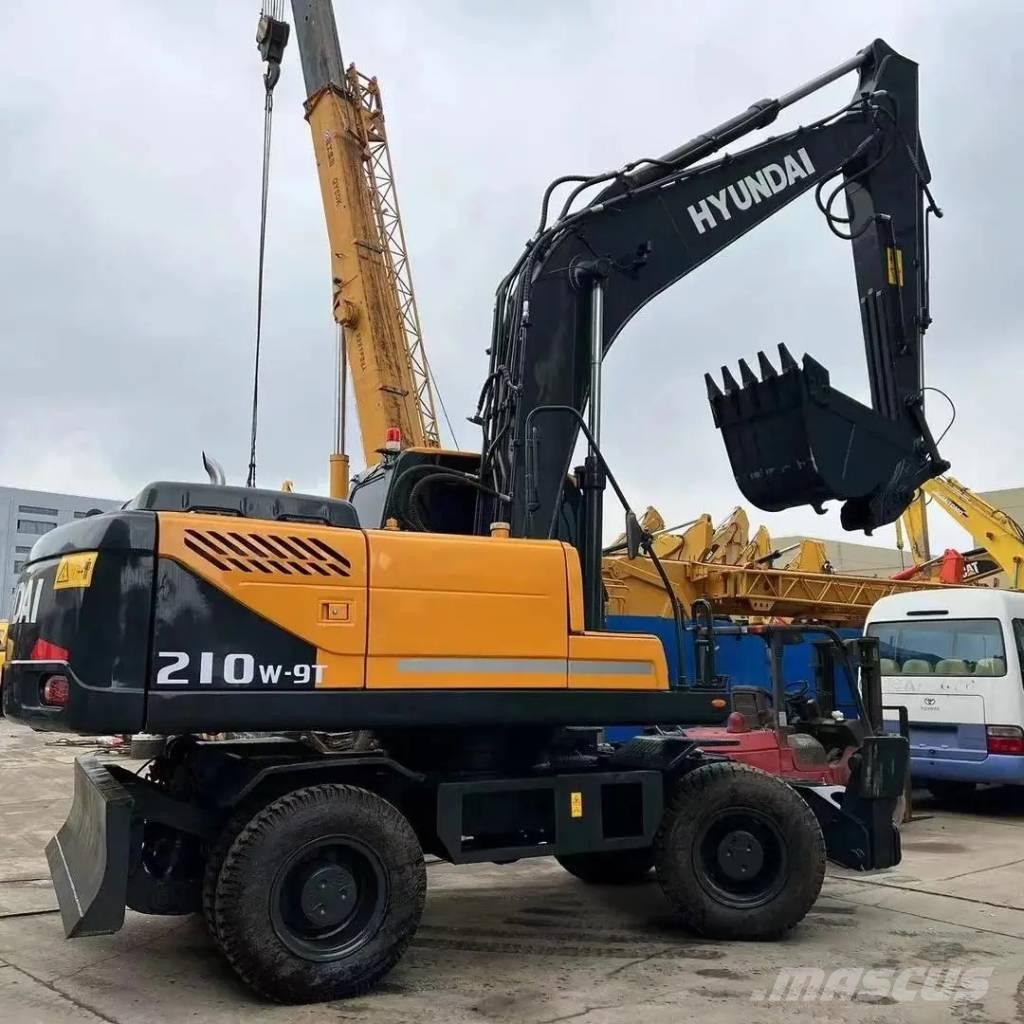 Hyundai R210W-9 Excavatoare cu roti