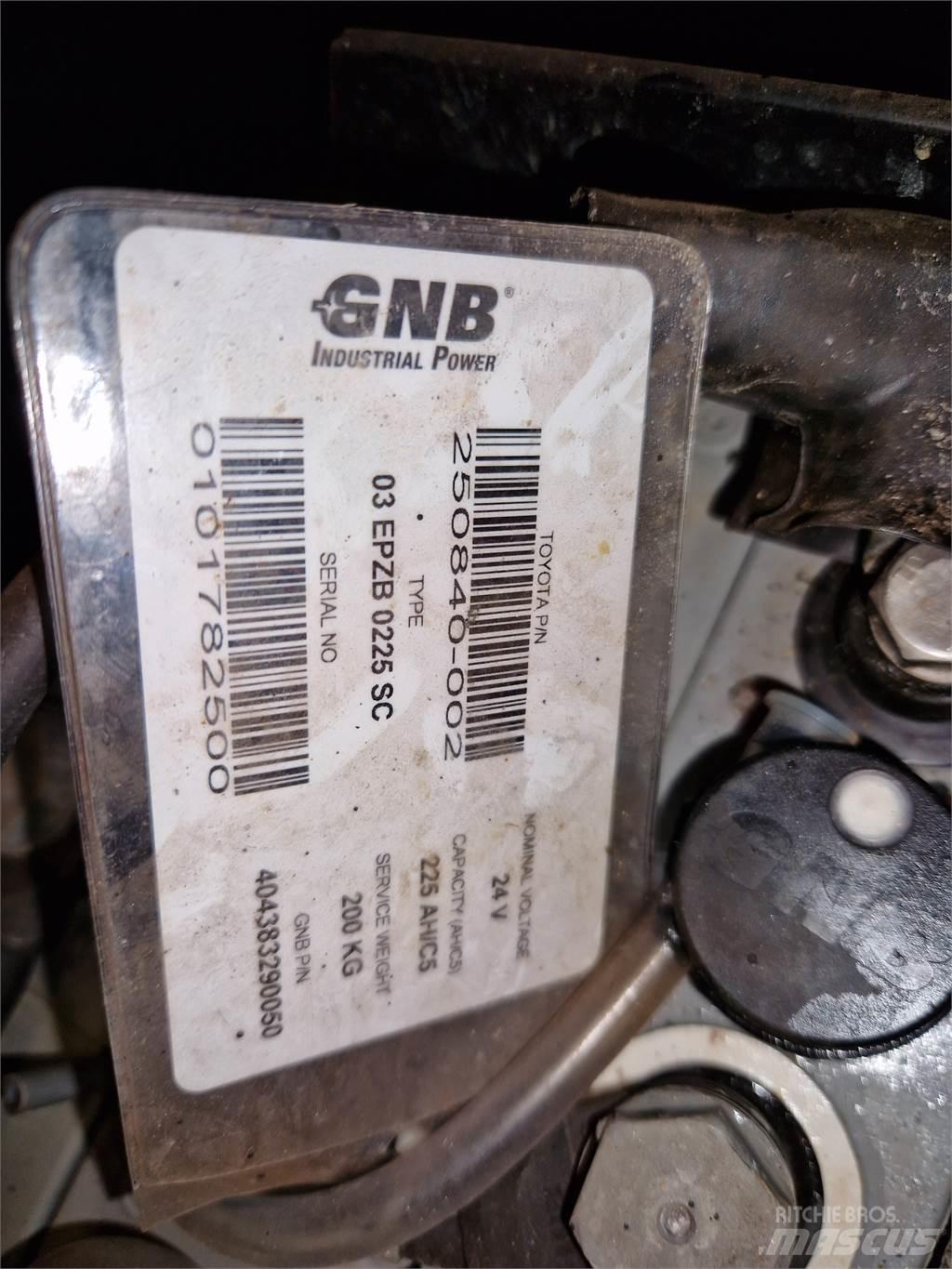Toyota SWE200D Transpaleta cu platforma